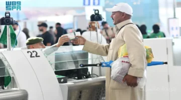 صلاحية تأشيرة الزيارة للسعودية.. مقيم تطلق خدمة التحقق المباشر لإنهاء أي إشكاليات عند الوصول. 1